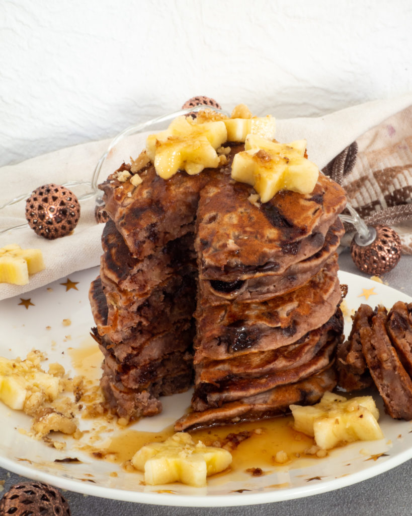 Vegane Banane-Pancakes mit Schokoladenstückchen