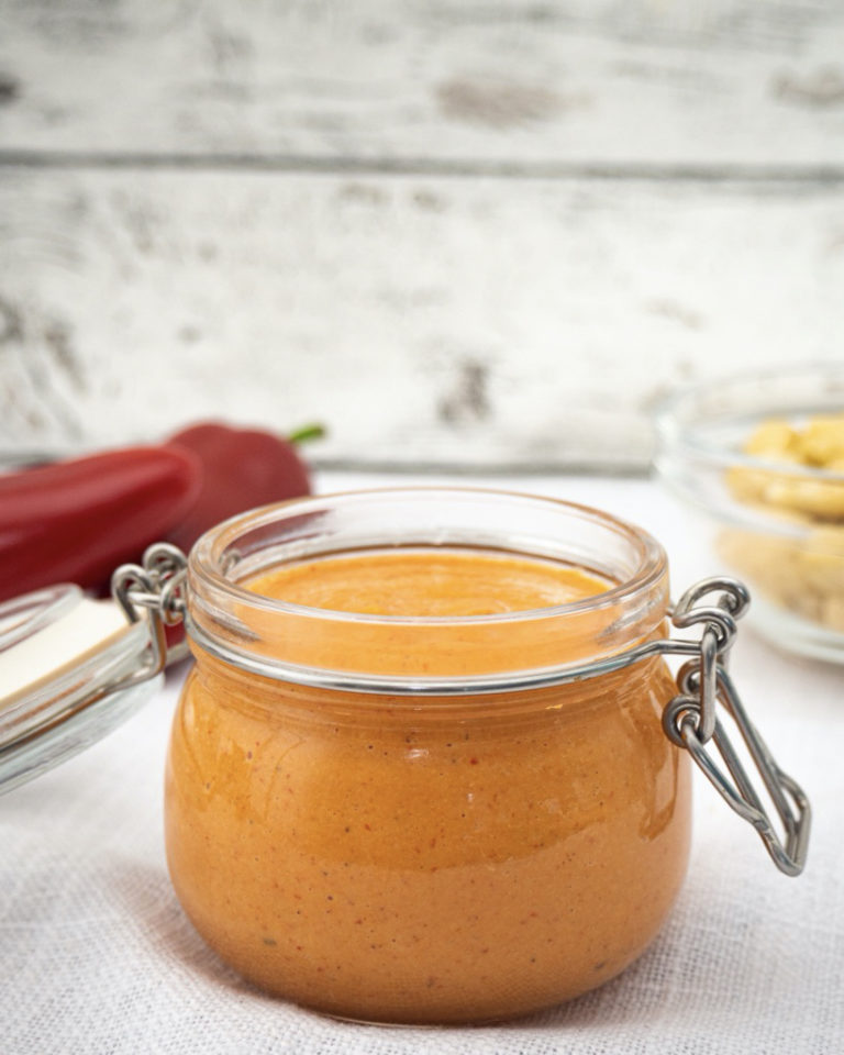 Easy roasted red pepper Pesto (alla Calabrese - Vegan)