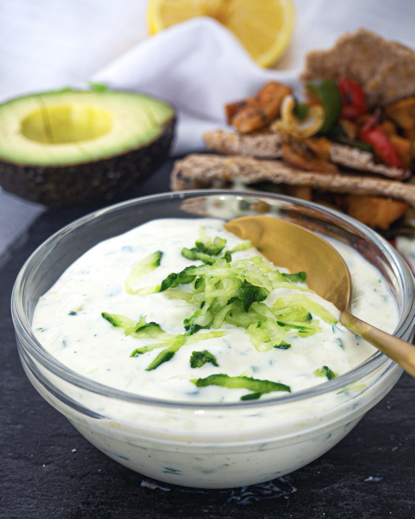 How to make vegan Tzatziki? (with a Pita recipe)