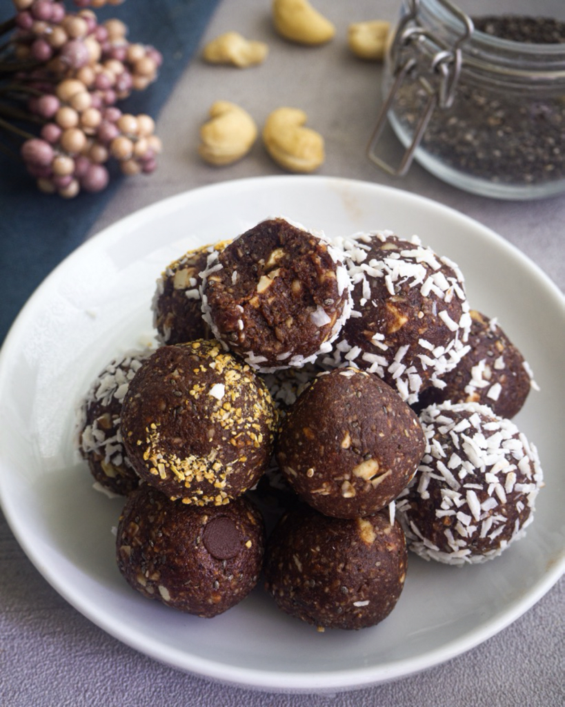 Chocolate Coconut Energy Balls