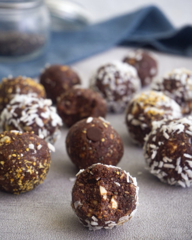 Chocolate Coconut Energy Balls (No Bake)