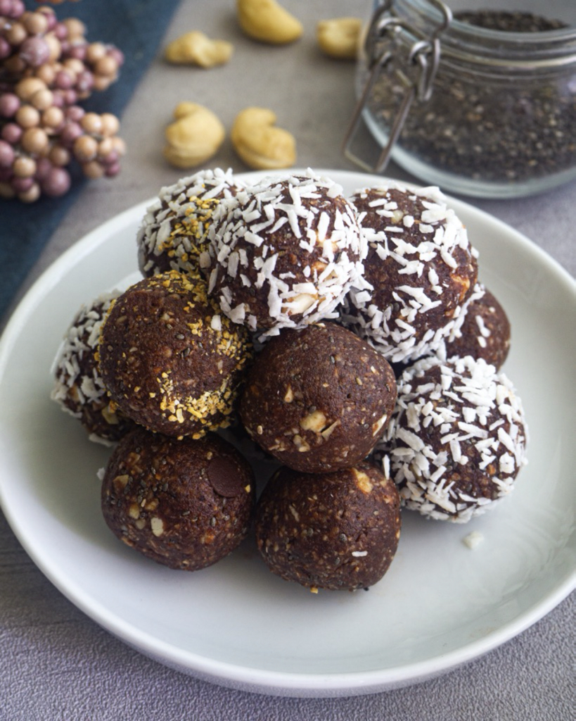 Chocolate Coconut Energy Balls (No Bake)