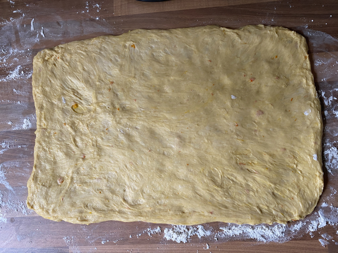 yeast dough shape