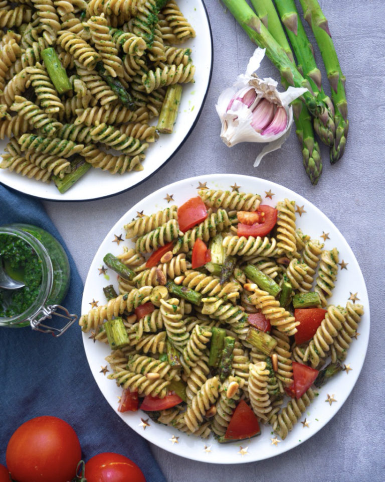 Pasta mit Bärlauchpesto und grünem Spargel