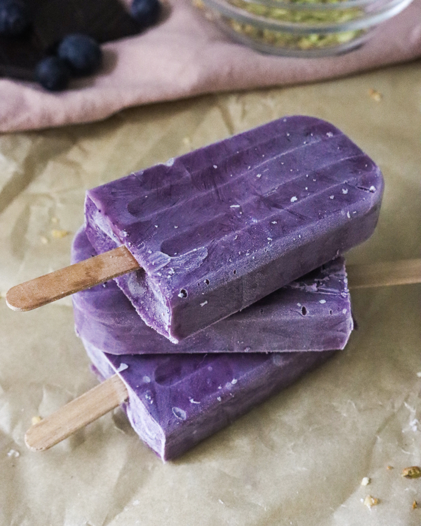 Veganes Blaubeer Joghurt Eis am Stiel
