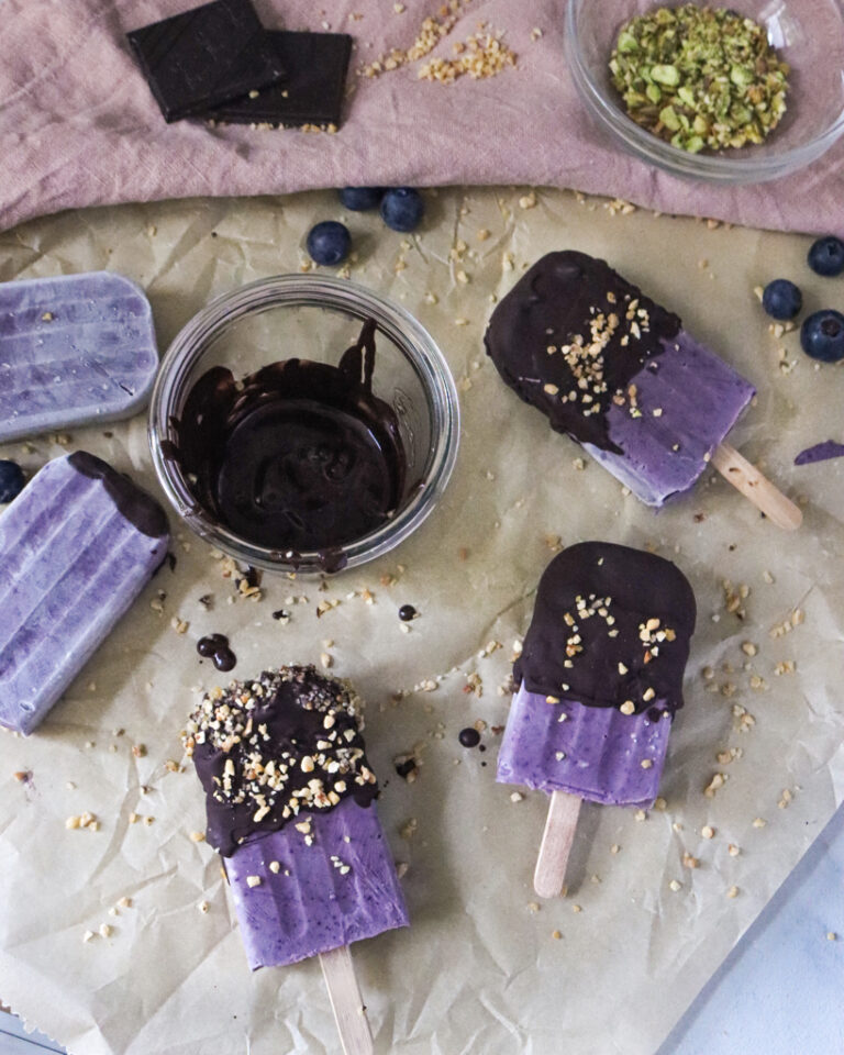 Veganes Blaubeer-Joghurt-Eis am Stiel – erfrischend, cremig &amp; ohne ...